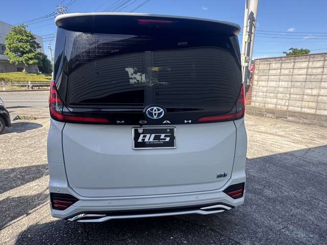 積載車完備　レッカーサービスや県外遠方納車も受け付け致します。陸送会社ではかなり時間が掛かりますが当社では直送納車出来ますので大変好評です。　お急ぎの方はお見積り依頼受付致します。