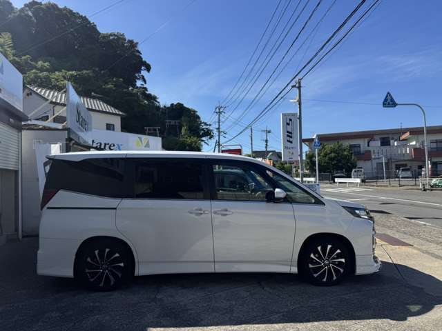お車に納得がいった場合のみご購入ください。あなたの厳しい目で見て触って乗ってじっくりご検討下さい。　最長12年延長保証も付帯可能になりました。　保証会社も5社と提携しておりご都合により選択可能です。