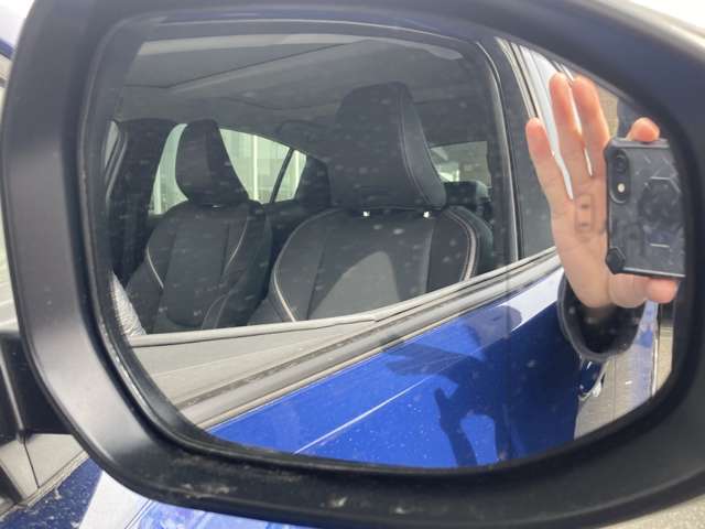 デザイン性だけでなく、ドライバーの巻き込み防止など安全運転をサポート致します！周囲からの視認性にも優れていて安心です！
