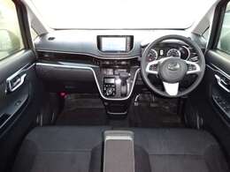 最近のインパネはカッコイイだけではなく、安心・安全に作られています。ぜひ一度座ってみてください。