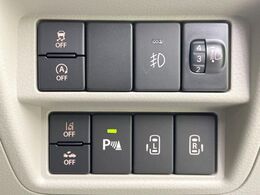 【スズキ　セーフティサポート】走行中に前方の車両等を認識し、衝突しそうな時は警報とブレーキで衝突回避と被害軽減をアシスト。より安全にドライブをお楽しみいただけます。