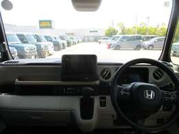 インパネ全体です！内装のボタンの位置などをご確認ください♪