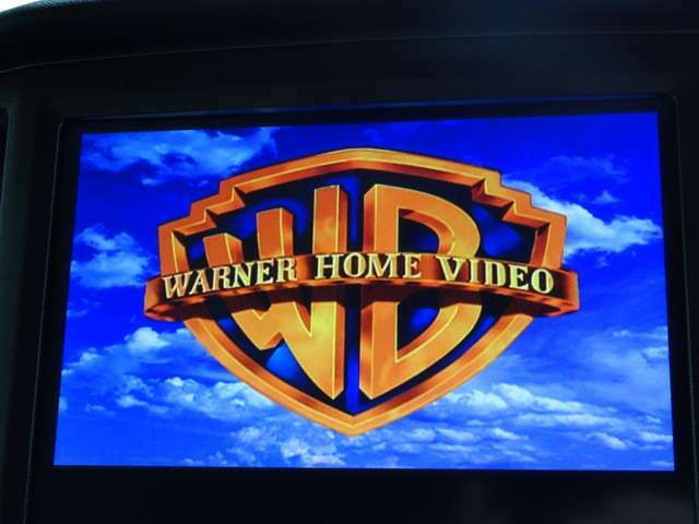 DVD再生機能も付いており映画やコンサートやアニメなどのDVDも視聴できます。