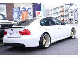 レスポンスの鋭さ、機械式スロットルによりダイレクトなアクセルレスポンス。。。