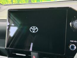 【純正10.5型ナビ】ナビはもちろん、多彩なメディアをお使い頂けます。TV/DVDチューナー装備。AppleCarPlay・AndroidAutoにも対応！