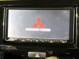 【純正ナビ】人気の純正ナビを装備しております。ナビの使いやすさはもちろん、オーディオ機能も充実！キャンプや旅行はもちろん、通勤や買い物など普段のドライブも楽しくなるはず♪