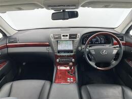 【インパネ全体】『インパネ全体』の画像になります。写真の内容に関してご不明点、ご質問等がございましたらお気軽にガリバー店舗までお問い合わせください。