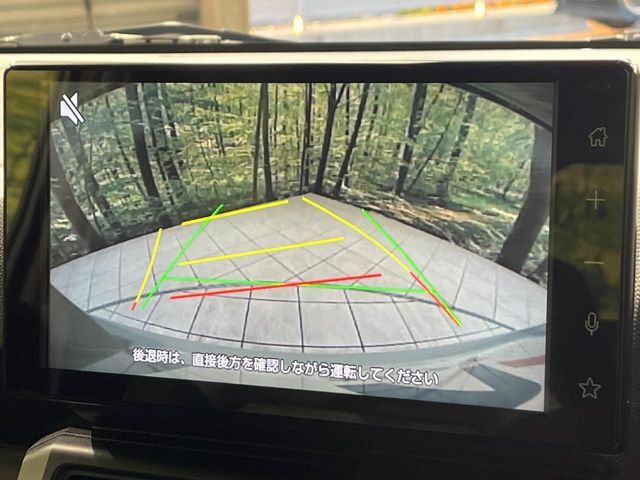 【バックカメラ】駐車時に後方がリアルタイム映像で確認できます。大型商業施設や立体駐車場での駐車時や、夜間のバック時に大活躍！運転スキルに関わらず、今や必須となった装備のひとつです！