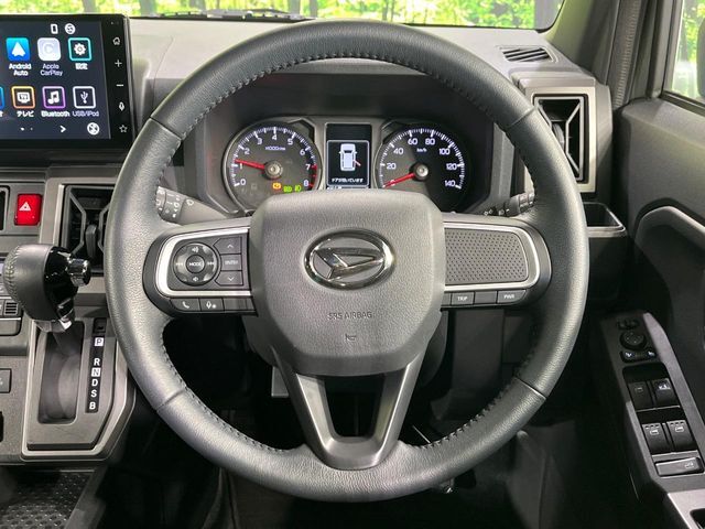 【純正革巻きステアリング】上質な革を使用することで、手にしっかり馴染みとても運転しやすいハンドルです♪