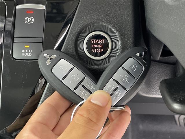 【スマートキー（エンジンスタートストップスイッチ）】スマートキー（電子キー）を持っていれば、スイッチを押すだけでエンジンをかけることができます！