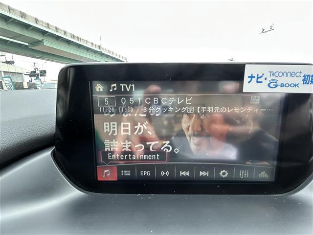 【CARMATEドライブレコーダー】走行中の車内外を360°撮影することができるので、通常のドラレコでは撮りきれない横方向からの突然の飛び出しや、後方からの無理な追い抜きなども逃さず記録します。