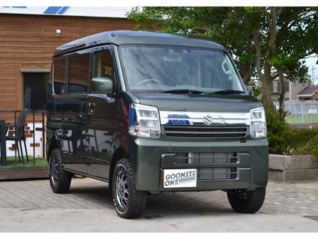 車のことがわからなくても大丈夫！専門知識と誠意ある対応で、お客様にとってわかりやすく、安心できる接客を徹底しています。