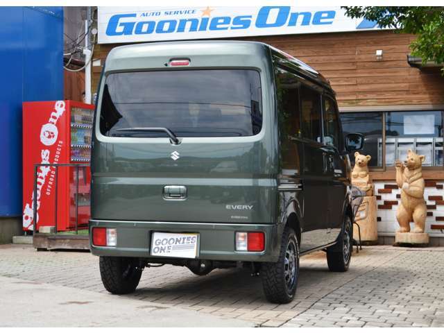 ガラスコーティングなども行っております。プロスタッフによる、施工ですのでご安心してお頼みください