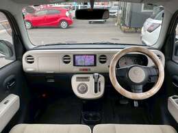 可愛らしい配色のインパネまわりです♪