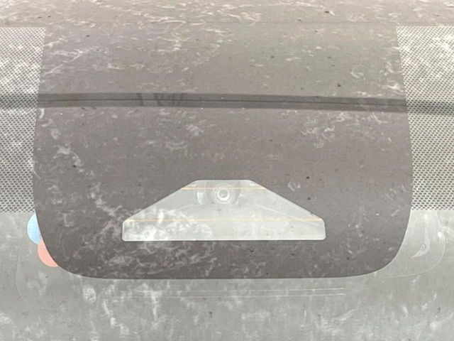 【トヨタセーフティセンス】走行中に前方の車両等を認識し、衝突しそうな時は警報とブレーキで衝突回避と被害軽減をアシスト。より安全にドライブをお楽しみいただけます。