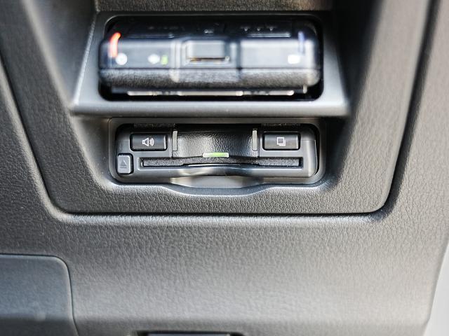 ETC車載器搭載です。スマートICも増えてきており、必須装備といって良い便利装備です。