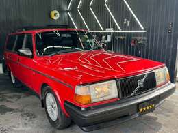 1991年以降は「ボルボ・カーズ・ジャパン」が輸入販売を行い、モデル末期まで特にエステートは人気があった☆