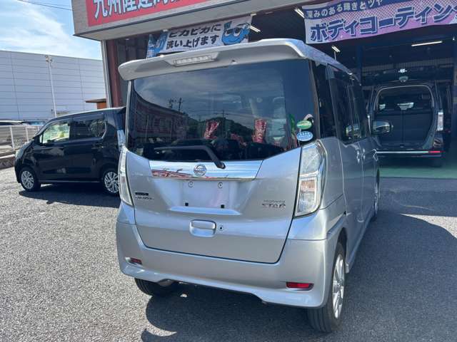 九州運輸局長指定工場（1-4576）。私達プロ（白川・喜多・梅木）が、責任を持ってお客様の愛車を整備・点検致します。価格はもちろん、技術も負けません。