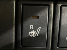 【シートヒーター】寒い日に重宝するシートヒーター！エアコンより早く温まってくれるので寒がりの人も安心ですね♪エアコンの温風は乾燥するから苦手、という方にもをおすすめです。