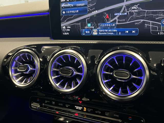 総在庫で600台ほどの取り扱いがございます。弊社デモカー使用の車両やメーカー使用の車両などもご紹介ができます。