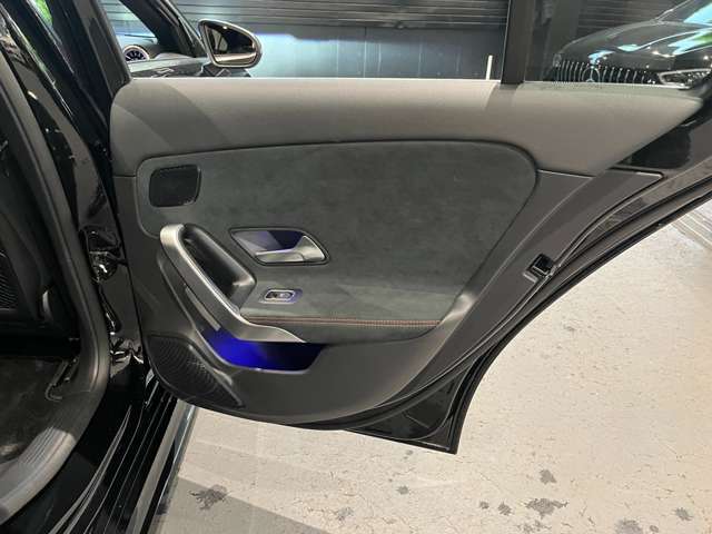 認定中古車販売台数6年連続第1位！シュテルン世田谷グループのメルセデス・ベンツ新百合ヶ丘へ是非お越し下さいませ。2016年2期連続優秀顧客満足度販売店受賞のスタッフが丁寧にご対応いたします。