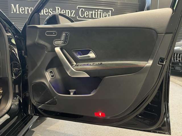 認定中古車販売台数6年連続第1位！シュテルン世田谷グループのメルセデス・ベンツ新百合ヶ丘へ是非お越し下さいませ。2016年2期連続優秀顧客満足度販売店受賞のスタッフが丁寧にご対応いたします。