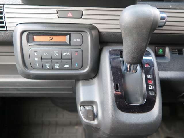 軽、普通車ハイブリッドまでオールメーカー取り扱いしております！お求めやすい車両で安心快適なカーライフをサポートします！ご来店・お問い合わせお待ちいたしております！