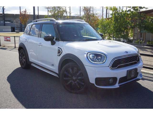 お洒落なアウトドア好きの貴方に是非とも乗って頂きたい一台です。