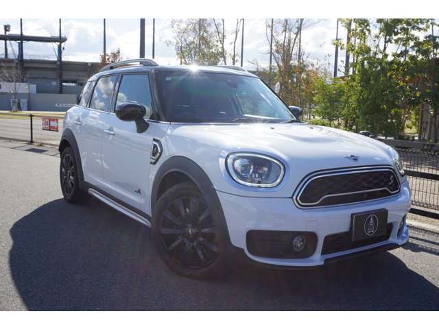 決して安くないお車を弊社で展示している間に傷めないために大事に保管、展示致しております☆