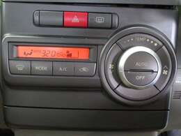 オートエアコンで車内はいつも快適　設定温度で風向きや風量を調節してくれます
