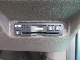 今や標準装備になりつつあるETC車載器も装着されております。料金所を通過するときも楽々です。