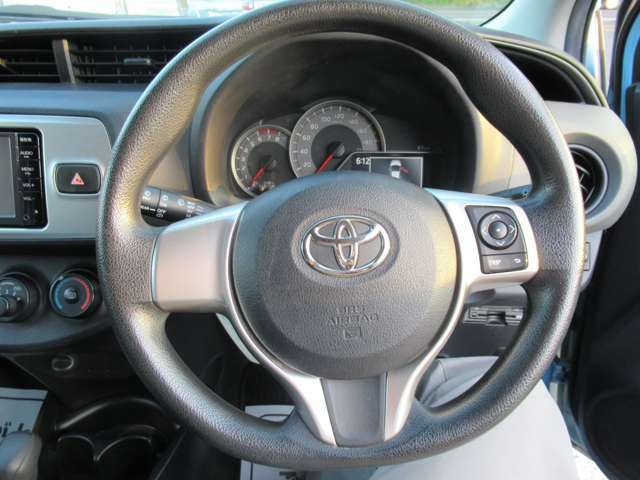 保証に関しても当社でご購入の車両は1年・走行無制限保証を実施中。お問い合わせの際は「カーセンサー」を見たとお伝え下さい。フリーダイアル0078-6002-249575となります！