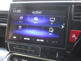 ナビゲーションはギャザズ10インチメモリーナビ（VXU-207SWi）を装着しております。AM、FM、CD、DVD再生、Bluetooth、音楽録音再生、フルセグTVがご使用いただけます。