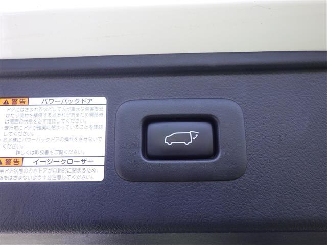 【トランク】積み込みやすくて、たっぷり積める荷室です。シートアレンジできるものは、乗車人数と荷物の量や大きさによってシートを動かすことができるので、より快適なドライブが可能です！