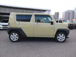 禁煙車！ナビフルセグTV後カメラBT　ETC　ステアリモコン　シートヒーター　LEDライト＆フォグ　前後Pセンサー　アルミ　外装に目立つ傷もなく程度良好なお車です！程度を重視したいお客様もナットク！