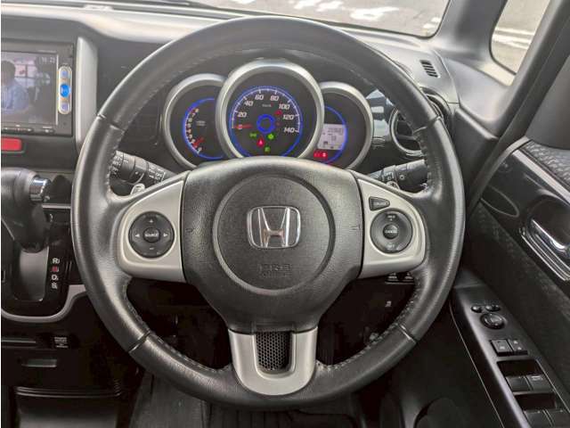 在庫車については当社整備工場(中部運輸局指定整備工場）にて定期的な整備を行っています。ご購入後にも再度しっかりと確認・整備してからお渡ししますのでご安心ください。