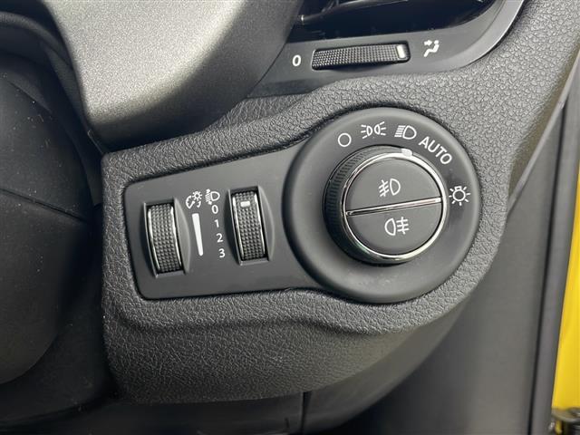 【運転席操作部】快適なドライブを楽しむための機能が装備されています！運転席から触れるので、使いやすいです！除菌プランいれていただくと、さらに清潔で安心していただけます！