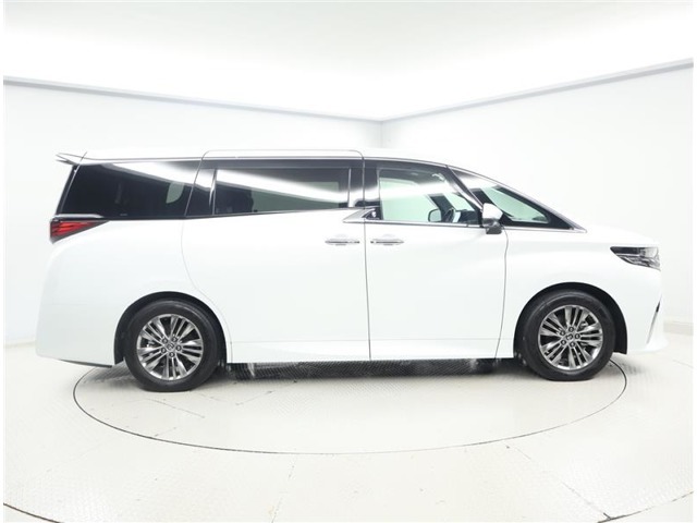 私たちは「喜んでいただける」お車を目指しています。中古車なんて「値段は安いけど…」あんしんして乗れるのかな～なんて不安になるお客様も多いと思います。不安を解決し、いいお車選びしてください！