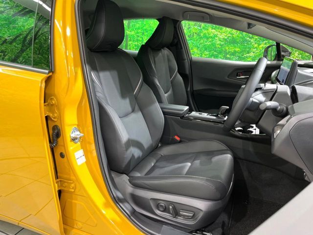 【前席シートベンチレーション】夏場は涼しい風でお尻や背中の熱やムレを防ぎ、冬はエアコンよりも早く温まってポカポカに！季節を問わず快適に過ごせます。