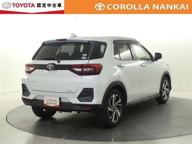 荷物をたっぷり載せて広々ドライビング♪夏でも冬でも、アウトドアやショッピングを思い切り楽しみましょう！