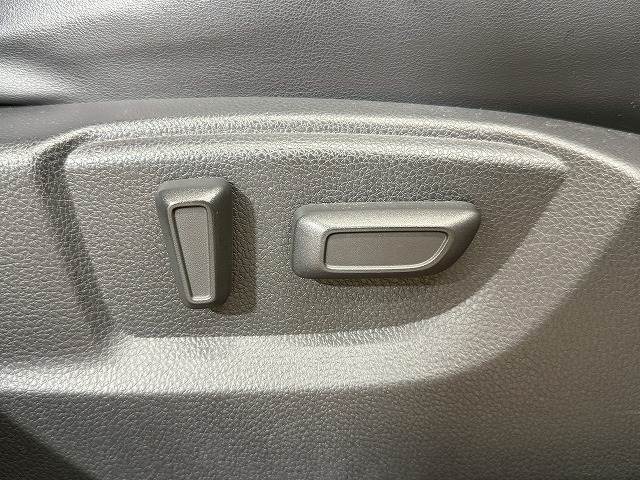 【パワーシート】電動スイッチで操作をし、高さや角度シート位置など最適なシートポジションに細かく設定出来ます☆