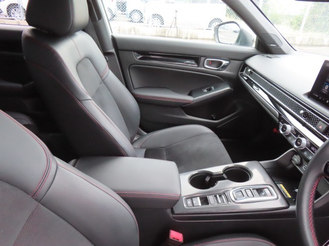 ※助手席の画像です。