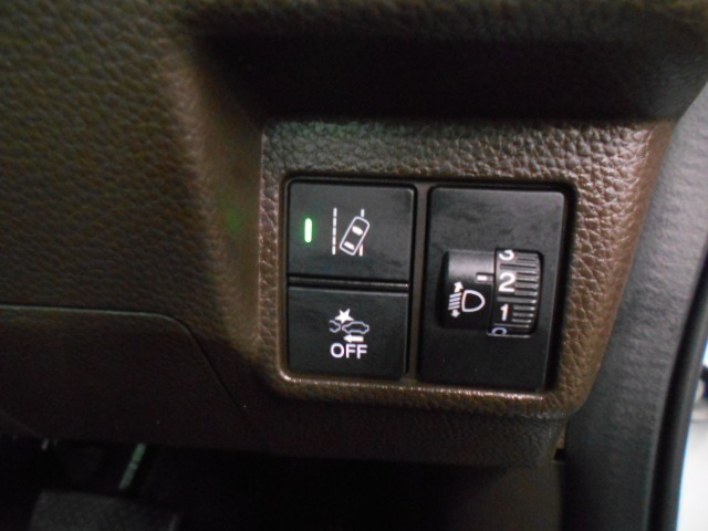 VSA搭載でクルマの横滑りを制御し、「走る曲がる止まる」の全領域でクルマの安定性を確保するためのシステムです！