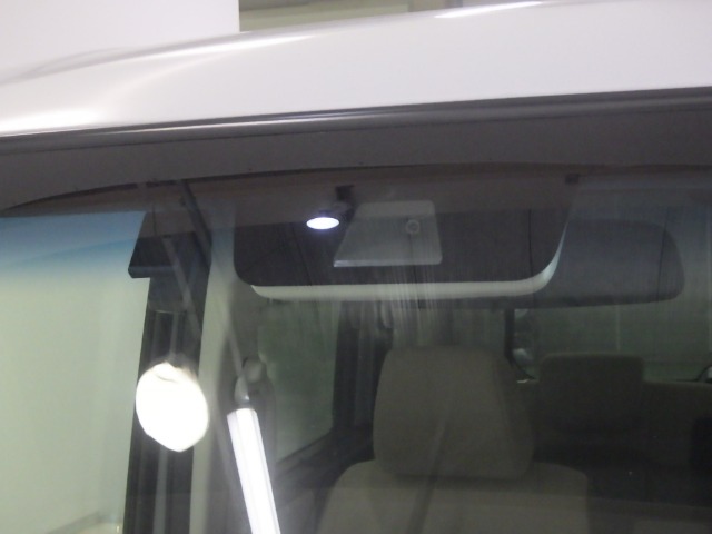 ホンダセンシング搭載！誤発進抑制機能・路外逸脱抑制機能・歩行者事故低減ステアリング・車線維持支援システム・先進車発進お知らせ機能など多彩な先進安全機能でより安全で快適なドライブを支援します。