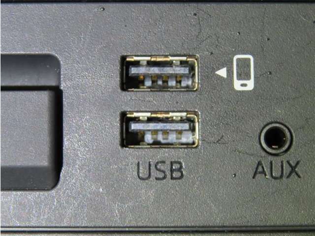 USB端子を装備しております。
