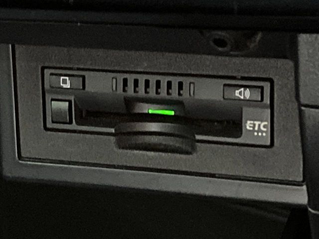 【ETC】高速道路の料金所をストレスなく通過！話題のスポットやサービスエリアに多い「スマートIC」利用時は必須のアイテムです。当店でセットアップを実施、ご納車当日からすぐにご利用いただけます！