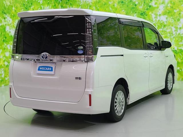 全国に店舗を展開しているのでどこでもお取り寄せが可能です！この車が気になるけど遠方だから・・・と諦める必要はありません！※別途陸送費が必要です。
