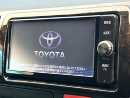 【純正ナビ】人気の純正ナビを装備しております。ナビの使いやすさはもちろん、オーディオ機能も充実！キャンプや旅行はもちろん、通勤や買い物など普段のドライブも楽しくなるはず♪