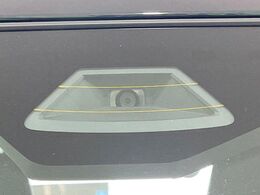 【スズキ　セーフティサポート】走行中に前方の車両等を認識し、衝突しそうな時は警報とブレーキで衝突回避と被害軽減をアシスト。より安全にドライブをお楽しみいただけます。