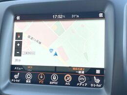 ●ジープ純正ナビ:一体感のあるナビは、高級感ある車内を演出してくれます。オーディオ機能も充実しておりますので、運転もより楽しめます♪